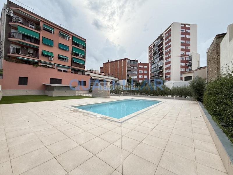 Foto 7556b9c4-b23c-48e8-bbe2-e41f67ec663f. Dúplex amb calefacció aparcament piscina a Centre-Can Nadal Sant Feliu de Llobregat