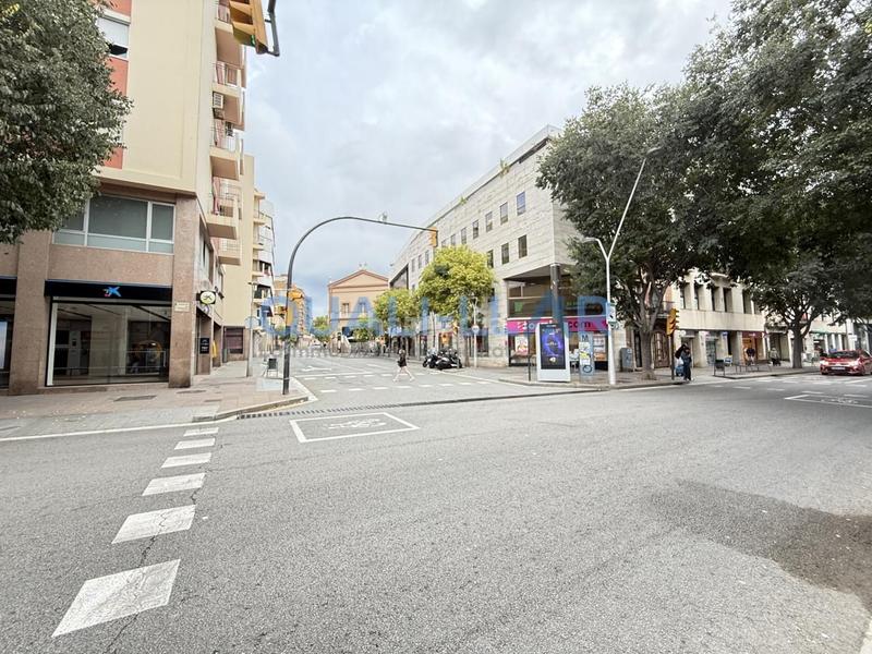 Foto 8caa52d0-a9a0-4b1e-86e6-02ad335c09ae. Dúplex amb calefacció aparcament piscina a Centre-Can Nadal Sant Feliu de Llobregat