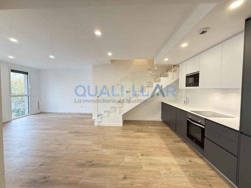 Foto b292bb65-5d99-4fed-a19b-5fea4e6162f5. Dúplex amb calefacció aparcament piscina a Centre-Can Nadal Sant Feliu de Llobregat