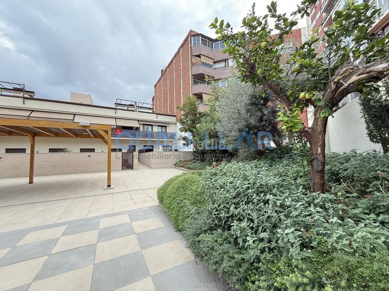 Foto e130585f-1f7e-4ec9-bb11-836816b57bff. Dúplex amb calefacció aparcament piscina a Centre-Can Nadal Sant Feliu de Llobregat