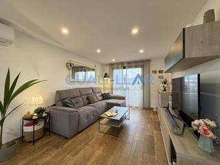 Pis  Carrer de laure mir. Piso tres habitaciones