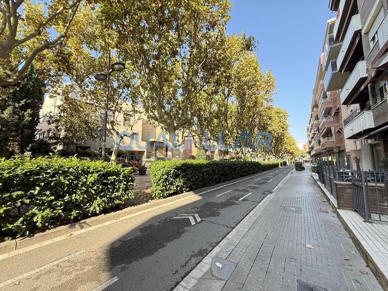 Foto b7f44169-0ec8-4979-8e19-c4ea65785a6d. Location parking voiture dans Roses-Castellbell Sant Feliu de Llobregat