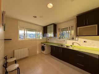 Maison  Carrer isaac albéniz. Casa en venta