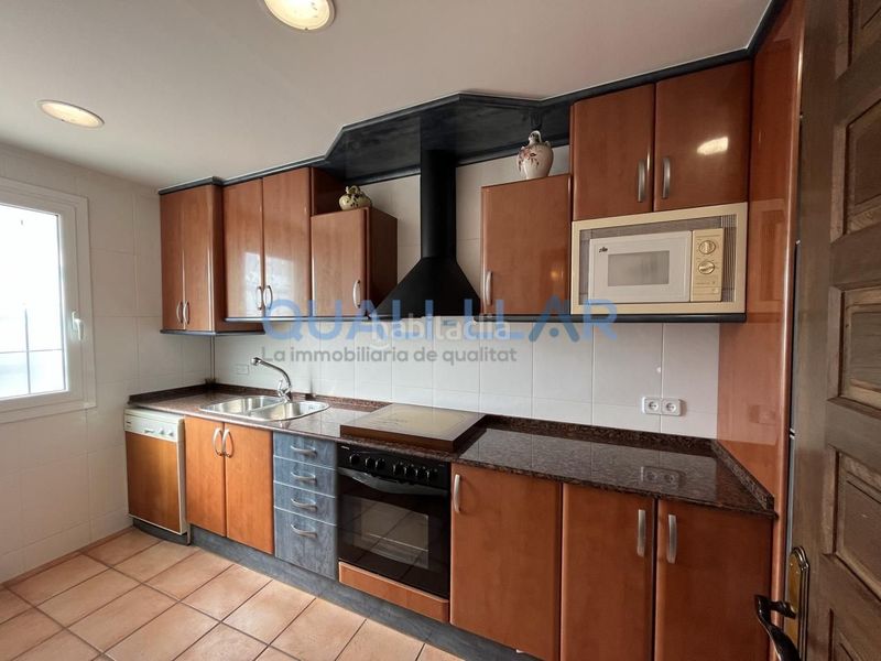 Foto f34f5aef-b088-4a57-ab75-ed36636cd1ce. Casa amb calefacció aparcament a Cervelló