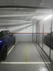 Lloguer Aparcament cotxe  Carrer de josep ricart. Plaza de parking para moto