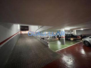 Miete Autoparkplatz  Calle verge de montserrat. Plaza de parking en alquiler