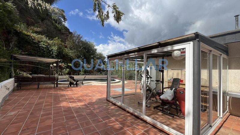 Foto 0a0a6f36-8416-4d1a-a41a-a6a0e4f8b84d. Casa amb calefacció aparcament piscina a Corbera de Llobregat