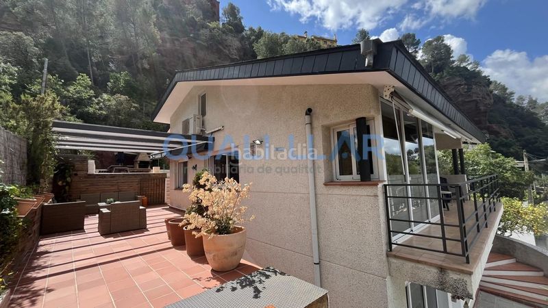 Foto 5c28b94e-5422-4bd5-9cb5-0e226a49d451. Casa amb calefacció aparcament piscina a Corbera de Llobregat