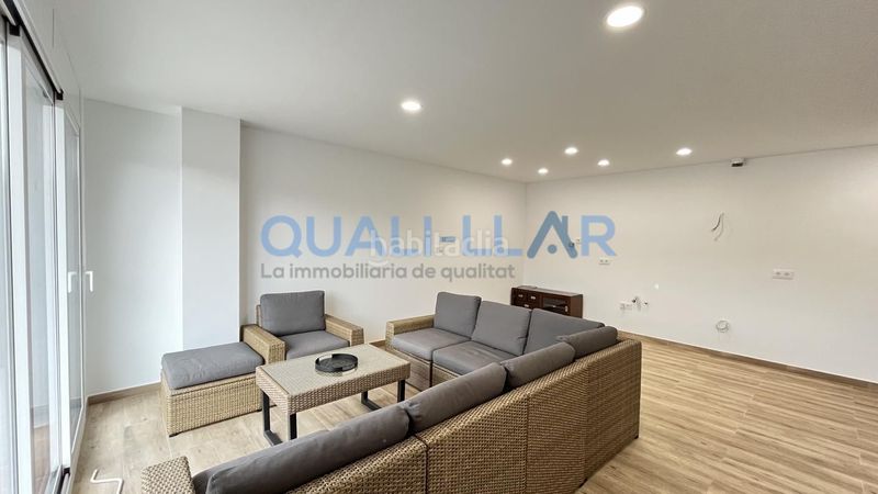 Foto 6d663d06-b7ab-4275-8a3c-1eff62eadcb3. Casa amb calefacció aparcament piscina a Corbera de Llobregat