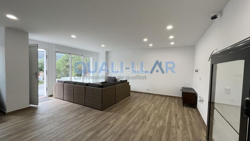 Foto 87c2ce93-f94c-4171-a309-21f57a64cf74. Casa amb calefacció aparcament piscina a Corbera de Llobregat
