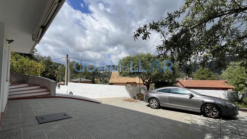 Foto a35a24e9-e649-4e41-ba3c-88240ad806a5. Casa amb calefacció aparcament piscina a Corbera de Llobregat
