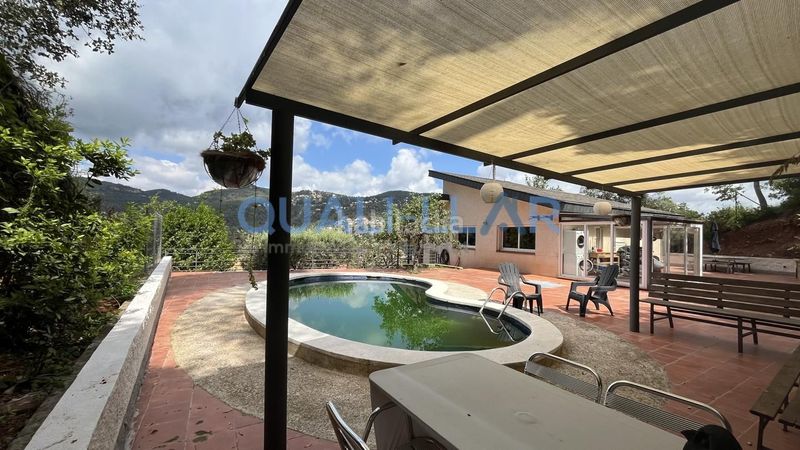 Foto ad127cf3-3b22-4d03-8f50-3f5122f4e30a. Casa amb calefacció aparcament piscina a Corbera de Llobregat