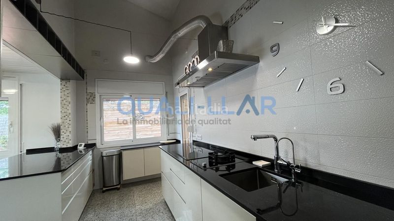 Foto c4e6e6f8-d404-4d7e-84fe-504cd30afbbf. Casa amb calefacció aparcament piscina a Corbera de Llobregat