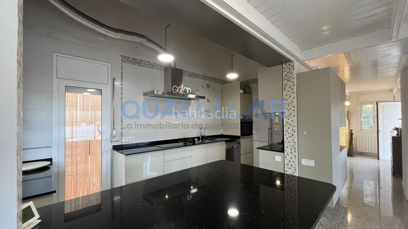 Foto cd8948fc-a2b6-45ee-a4b7-4bc6f7013827. Casa amb calefacció aparcament piscina a Corbera de Llobregat
