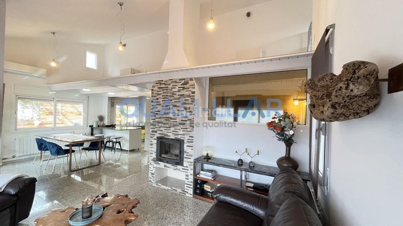 Foto f300c1bd-727f-4838-89a1-4251e93b6fc3. Casa amb calefacció aparcament piscina a Corbera de Llobregat