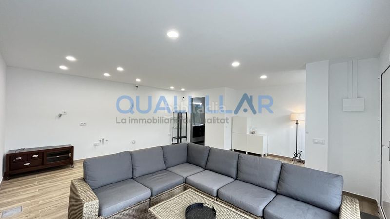 Foto fd722bd7-7ac2-496e-b68f-753c3f015e63. Casa amb calefacció aparcament piscina a Corbera de Llobregat