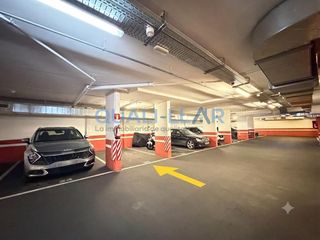 Parking coche  De josep tarradellas. Oportunidad plaza de parking en venta