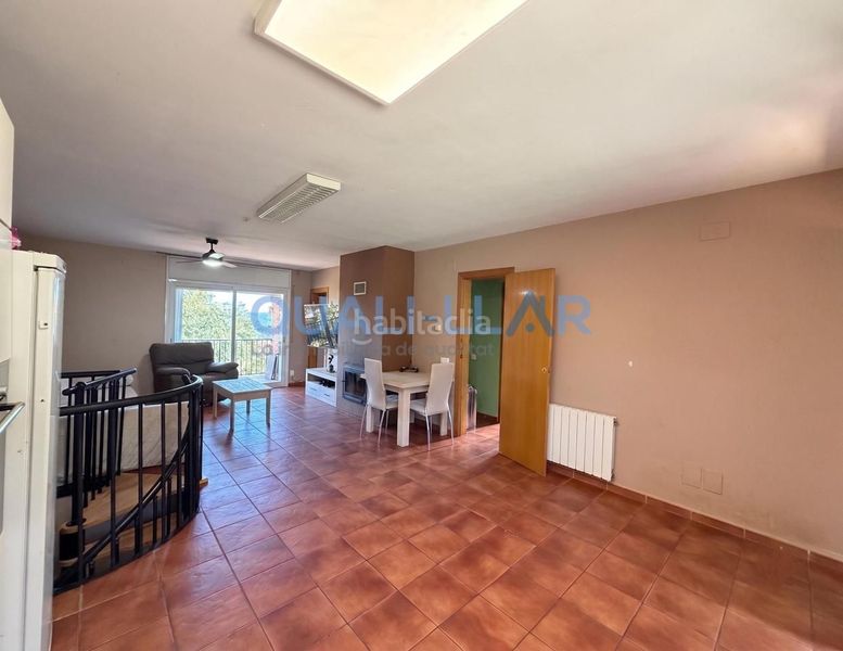 Foto 1e3fee3c-0ab1-4c4f-b817-57d3bacbc96b. Casa amb calefacció a Corbera de Llobregat