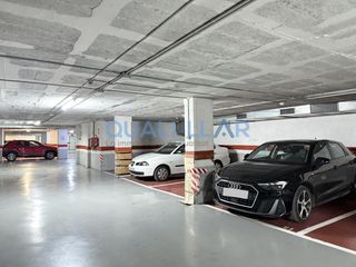 Affitto Posto auto  Calle joan antoni samaranch. Plaza de parking en alquiler