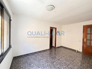 Piso  Marquesa de castellbell. Oportunidad en sant feliu piso exterior con 3 hab. para reformar