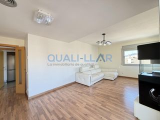 Pis  Calle del marqu�s de monistrol. Piso luminoso en venta en sant feliu de llobregat