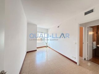 Pis  Calle miguel de cervantes. Vivienda luminosa con azotea comunitaria en sant feliu