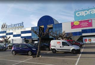 Local Comercial  Carrer hostal del pi. Local -montserrat centre abrera