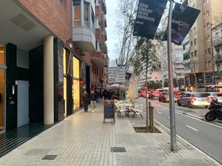 Location Local commercial à Barri de les Corts. Bar - restaurante en traspaso en les corts