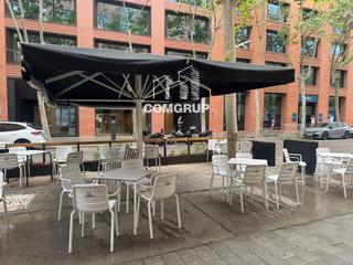 Trasps Local Comercial a La Vila Olmpica del Poblenou. Barrestaurante en sant mart  barcelona, totalmente reformado.