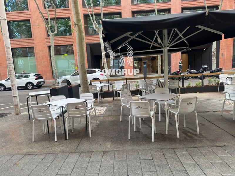 Foto 6553ff63-007f-4d03-b04b-34aaff31a0d4. Pas-de-porte local commercial dans La Vila Olímpica del Poblenou Barcelona