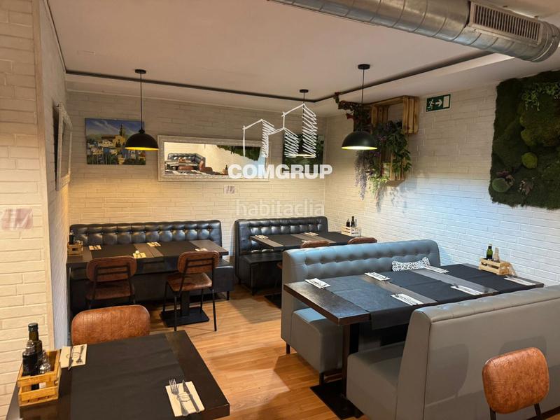 Foto bfa7e849-9296-4b17-b8d0-ec8feac215e1. Pas-de-porte local commercial dans La Vila Olímpica del Poblenou Barcelona