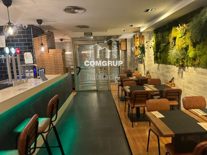 Foto 22fc5b3c-932c-45dc-89a8-4829defba1a1. Traspàs local comercial a La Vila Olímpica del Poblenou Barcelona