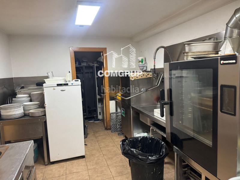 Foto 9b0d7830-4265-494d-9782-263ce5d58f3c. Traspàs local comercial a La Vila Olímpica del Poblenou Barcelona