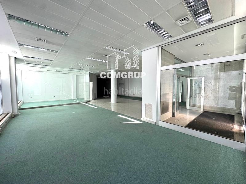 Foto 3343b600-a85c-459a-b284-eca86814610f. Locale commerciale in avda onze de setembre 41 in Sabadell
