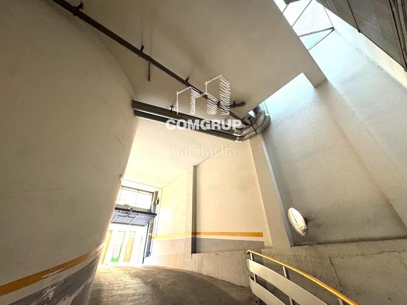 Foto b7a27540-60df-4241-b3aa-f6d2832f4159. Locale commerciale in avda onze de setembre 41 in Sabadell