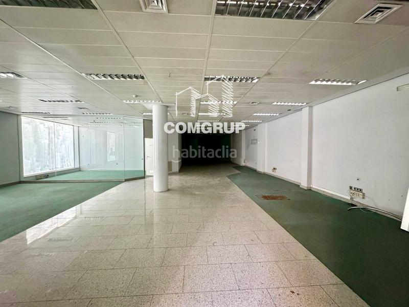 Foto e2800f33-6b01-4b35-a847-d2e807a4c0bc. Locale commerciale in avda onze de setembre 41 in Sabadell