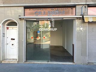 Location Local commercial à Centre. Local en alquier en sant joan despi, pza catalunya, 6, local izq