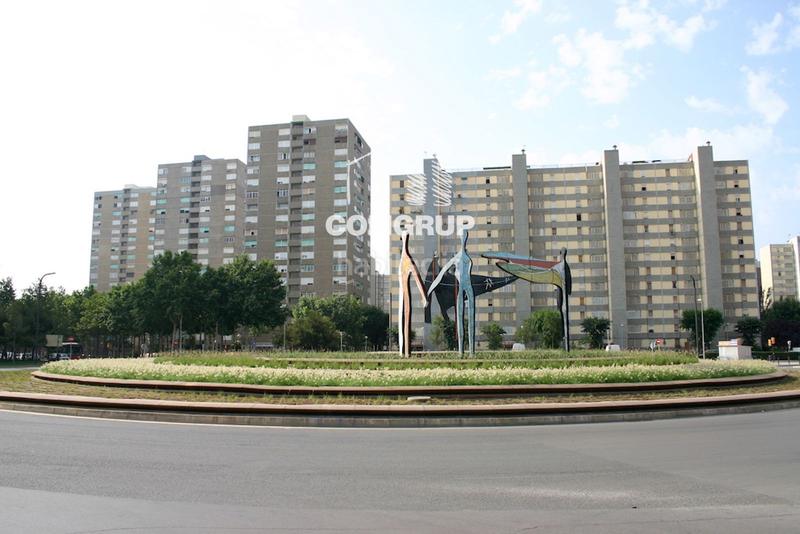 Foto 2d4c28c3-3591-408f-94cc-285301fc7424. Trapasso locale commerciale in Bellvitge Hospitalet de Llobregat (L´)