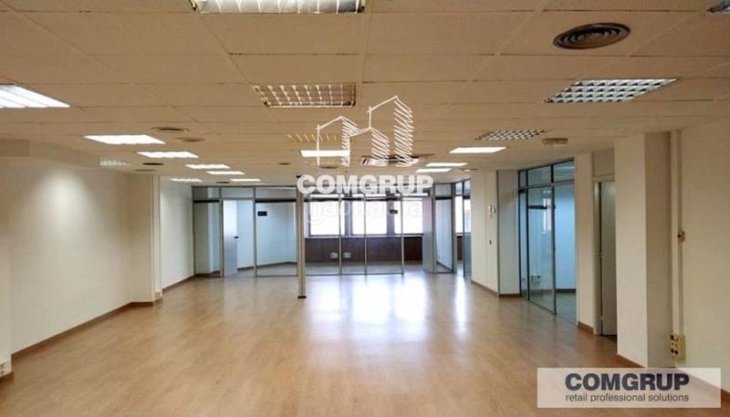 Foto 3779b715-764f-4e17-8015-989f9b69a3e2. Office space in Sarrià Barcelona