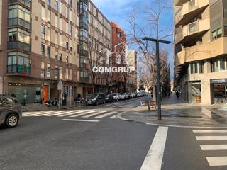 Lloguer Local Comercial a Centre. Local en alquiler en el centro de vic, c jacint verdaguer