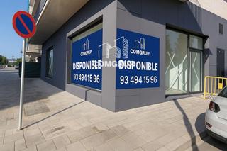 Local Comercial a Carmen chacon esq av gabriela mistral,. Local comercial en alquiler de obra nueva en viladecans. esquine
