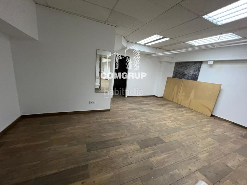 Foto 1d0ad2f7-9105-429a-adff-cc87212f9d74. Local comercial venta despacho de pan en leixample en Barcelona