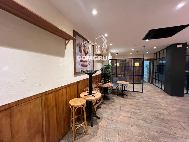 Foto 7bc4b079-6499-4b41-8b86-04551cf8e78a. Local comercial venta despacho de pan en leixample en Barcelona