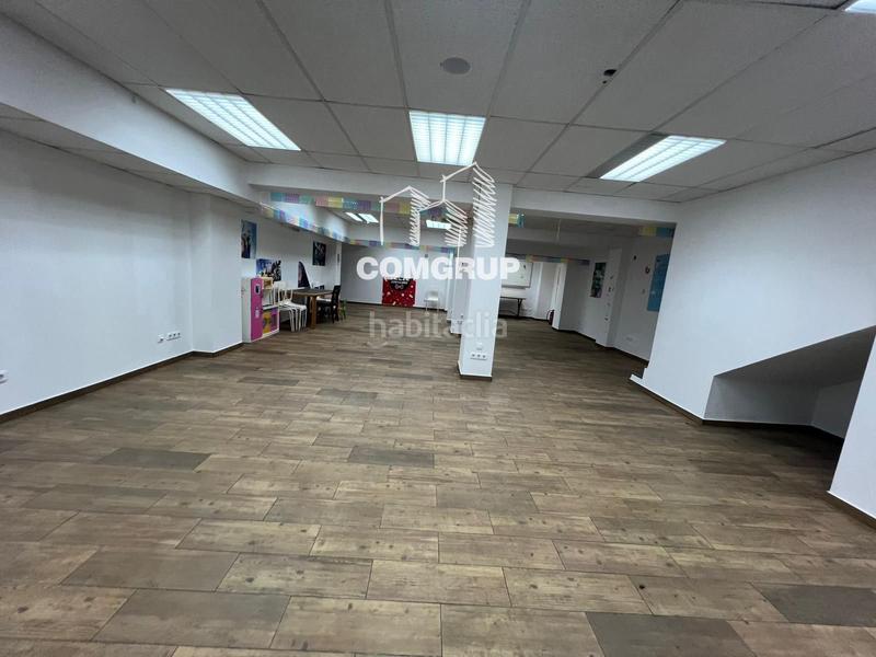 Foto c8e039cf-574b-49c9-9974-8abe62eee4db. Local comercial venta despacho de pan en leixample en Barcelona