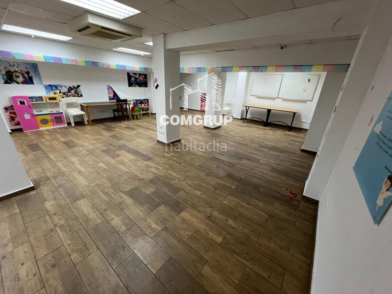 Foto feb8576c-ddf9-481d-88d1-6c52c603d591. Local comercial venta despacho de pan en leixample en Barcelona