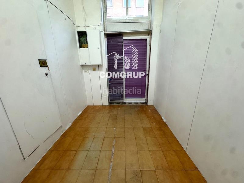 Foto d3482f33-143b-40a6-b0a2-c8fa94a1f542. Lloguer local comercial a tajo 69 a Horta Barcelona