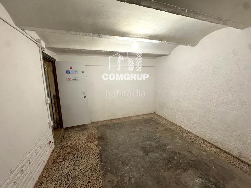 Foto f8ebc53e-ef68-4118-8217-fe78d83e3fa2. Rent business premise in tajo 69 in Horta Barcelona