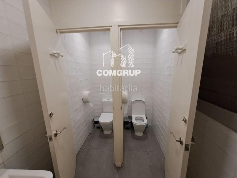 Foto 991a7990-f4d2-4dbf-96ec-46ba09d678b9. Traspàs local comercial a Sant Antoni Barcelona