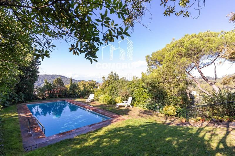 Foto 6c89484a-1122-4e68-bfcf-3f0b6730c790. Xalet amb calefacció aparcament piscina a Vallvidrera - Tibidabo - Les Planes Barcelona