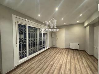 Miete Büro  Valencia. Estudio reformado en alquiler en calle valencia. planta 1